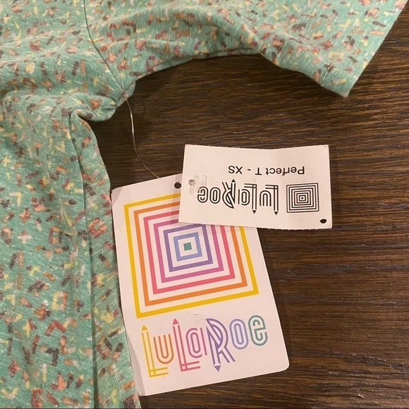 NWT LuLaRoe “Perfect T” Short Sleeve Shirt Size XS (2-4) - Picture 8 of 8